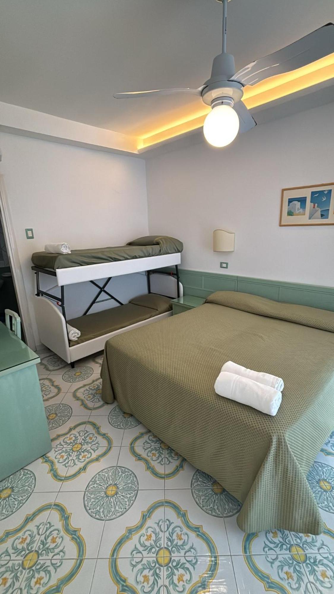 Hotel Parco Cartaromana Ischia Eksteriør billede